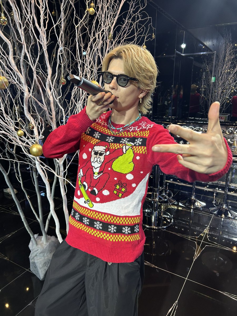 a_mens_tokyo's tweet photo. 🌟アグリーセーターコンテスト🌟

エントリーNo.16 ゆっけ

RP、いいね数がそれぞれ1ポイントとなります✨ https://t.co/E1B9SJlBje