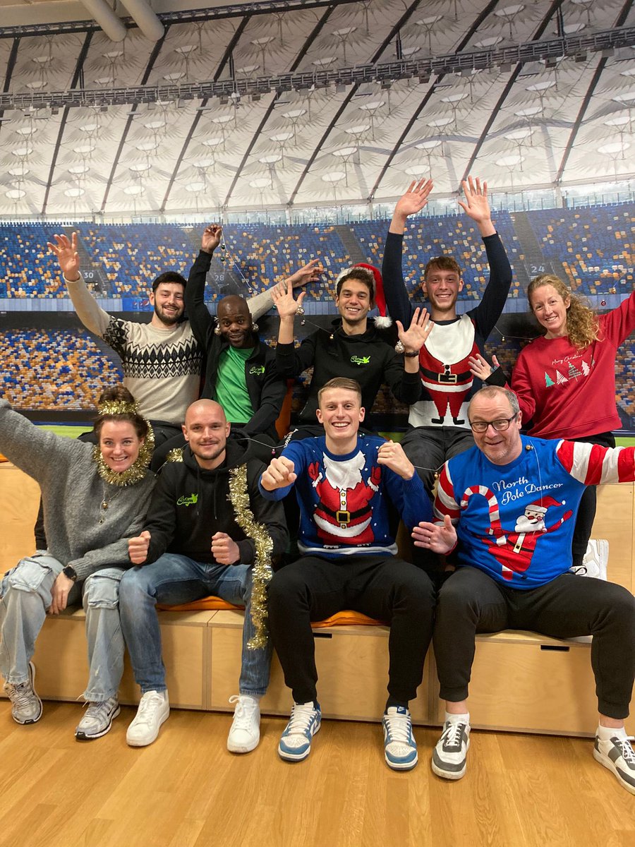 🎄 ⭐️ 🎅 🎄 🌟 🤶🏼 

Namens het hele Bslim team, (buurtsportcoaches &amp; (brede)vakdocenten), wensen wij jullie alvast hele fijne kerstdagen en een gezond, gelukkig en sportief 2025 toe!

<a href="/HuisvoordeSport/">Huis voor de Sport</a>  <a href="/Sport050/">Sport050</a>