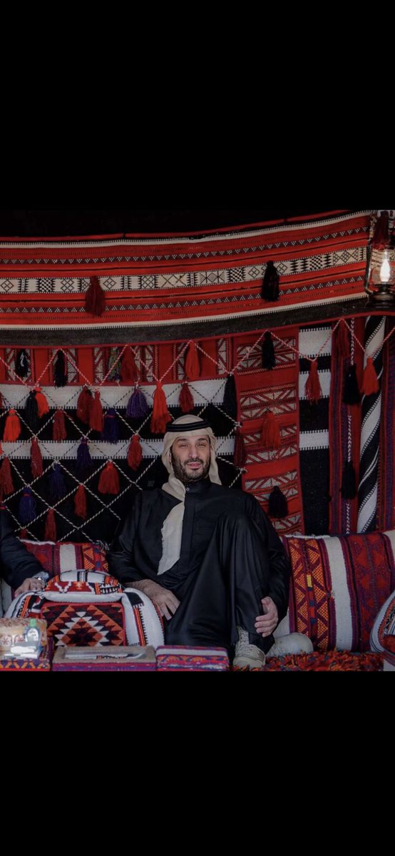 ttmm44's tweet photo. تريحوا  يامـدورين  الزعـامه
… والله  لا مثله  ولا فيـه  شـرواه 

هذا يرج البيت الابيض كلامه 
… حتى وهو كوعه على جال مركاه 
#محمد_بن_سلمان 
#المملكة_العربية_السعودية https://t.co/O7ZfhWDSRR