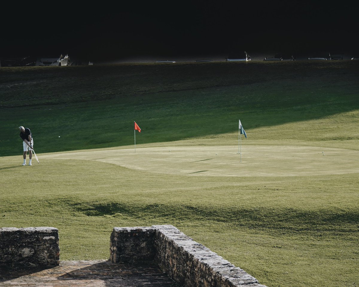 Antognollagolf's tweet image. At Antognolla, our practice facilities are as exceptional as our course. Whether you're gearing up for your round or sharpening your skills, our driving range set against the stunning Umbrian hills has you covered. 🏌️‍♂️⛳️

#AntognollaGolf #GolfItaly #Golf #Umbria #ExploreUmbria