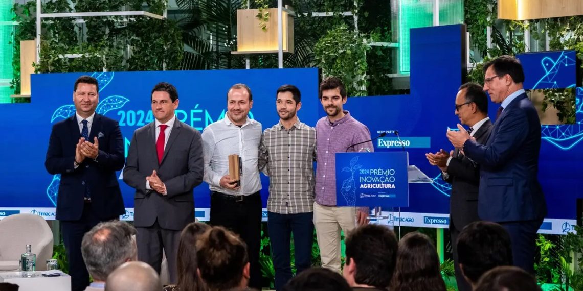 #INESCTEC’s Modular-E robot received the 2024 Agriculture Innovation Award, worth €10K

This Timac Agro initiative, which included the newspaper <a href="/expresso/">Expresso</a>  and <a href="/SICNoticias/">SIC Notícias</a> as media partners, aimed to promote an innovation award in the sector.

⛓️bip.inesctec.pt/en/noticias/in…