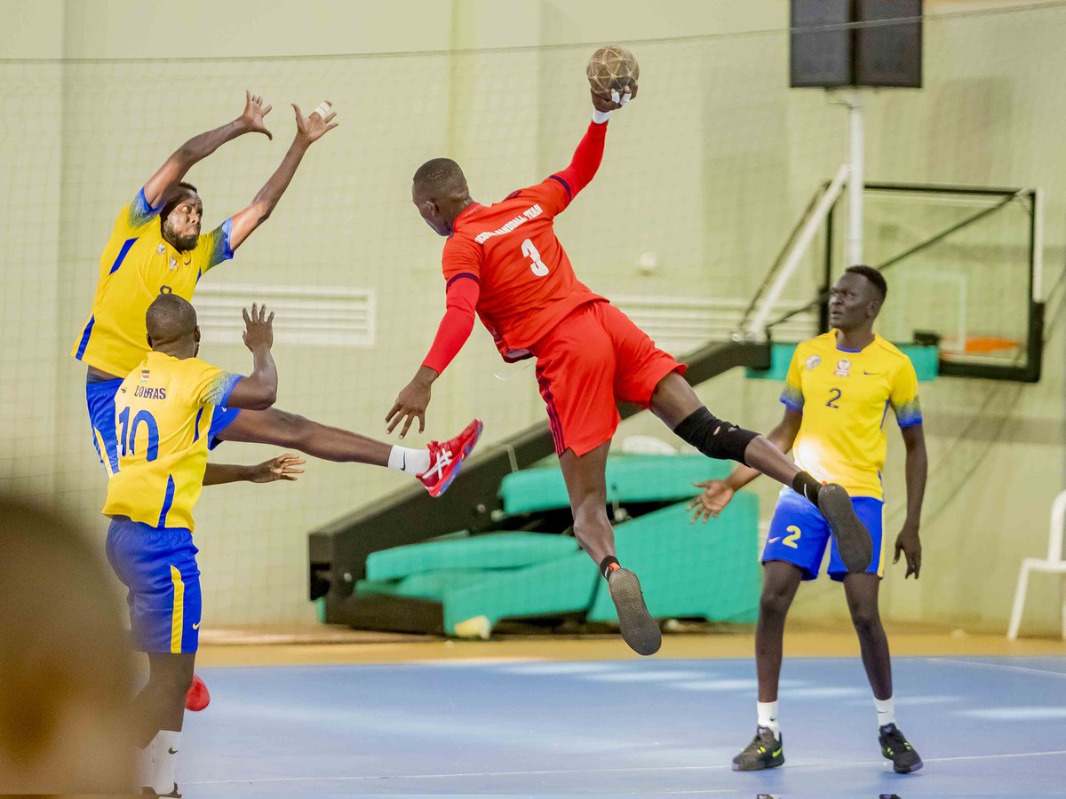 alphonsenkunda's tweet photo. Amakipe ane yo mu Rwanda ari yo #PoliceHC, #GicumbiHT, #APRHC na #UBSports yageze muri ยผ cyโirushanwa rihuza amakipe yo mu Karere ka Afurika yโIburasirazuba โECAHF Senior Club Championshipโ rikomeje kubera i Kigali.@GicumbiDistrict https://t.co/0BANoLDdbW