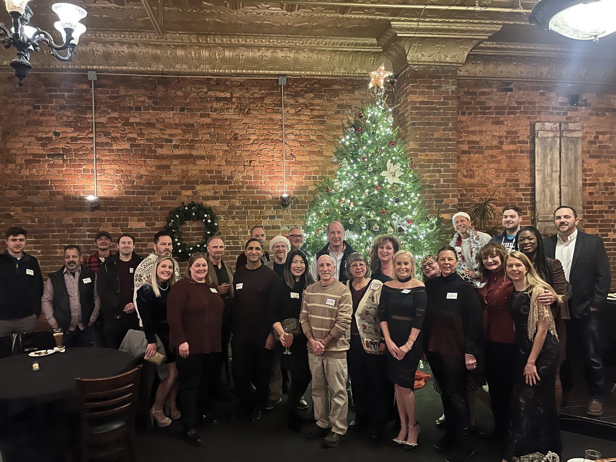 Christmas fun at AV in Scranton. <a href="/rjcx/">Bob Courtright</a> 
#wdbk