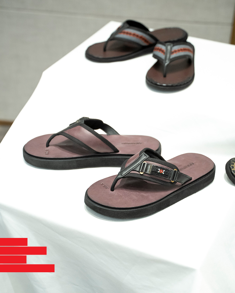 This design is crafted from upcycled waste tires and premium leather, resulting in environmentally friendly footwear. By transforming discarded tires into functional and fashionable pieces, this creation showcases how innovative designs can drive sustainability.