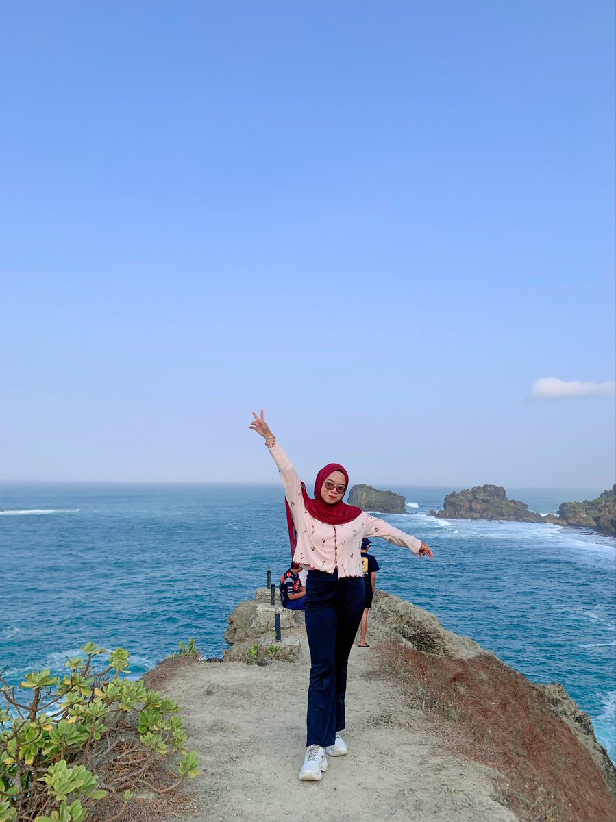 raniimerry's tweet photo. @intinyadeh coba ikutan #GakNgerokokCuy tetap berprinsip teguh mau punya pasangan yg bukan perokok/peminum☺️ F30 Gemini, EastJava, cat lover, suka nonton konser. Mari kita mutualan🫶🏻 https://t.co/2u0EWgR9Ah