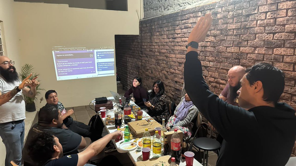 Himiko Hazz ⛩ (hazzim.bsky.social) (@hazzimio) on Twitter photo La retrospectiva de <a href="/posadev/">posadev_oficial</a> estuvo al 100, esperen un evento aún mejor el 2025 😉 La retrospectiva de <a href="/posadev/">posadev_oficial</a> estuvo al 100, esperen un evento aún mejor el 2025 😉
