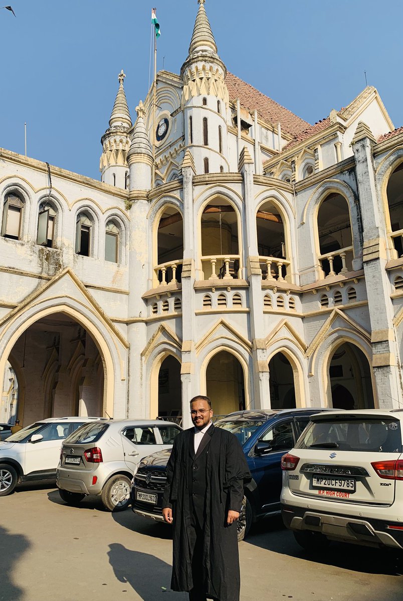 AshutoshGodbol2's tweet photo. Dream come true!!⚖️♥️

#advocate #highcourtofmp https://t.co/sIJCNoQ64p