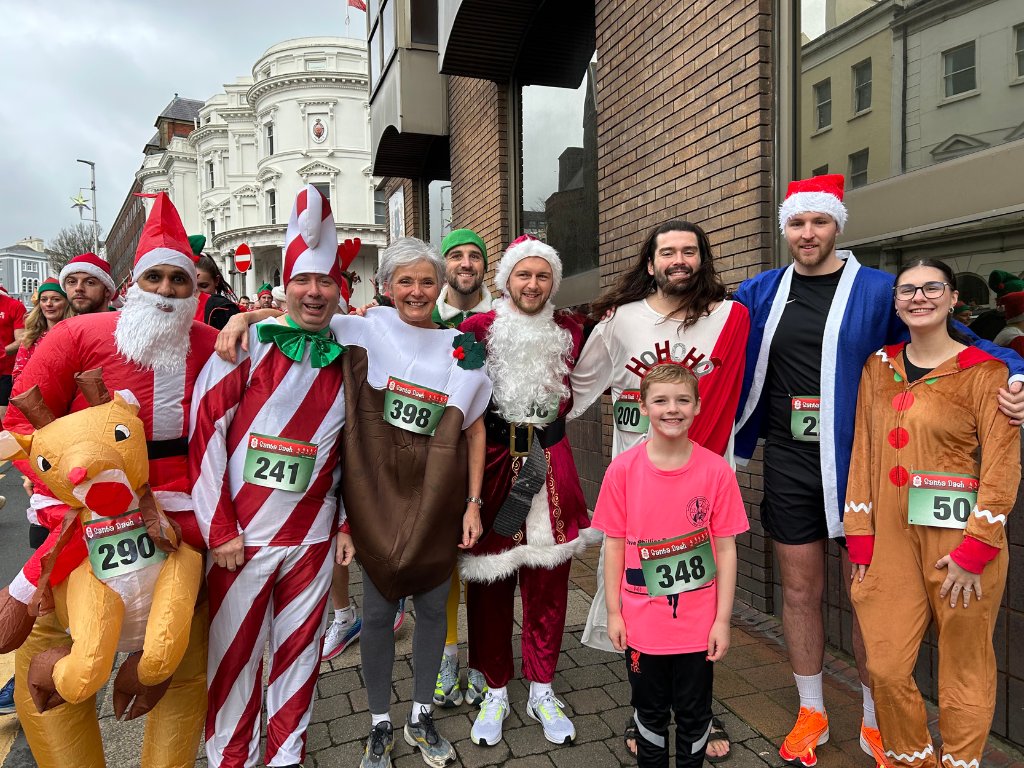 AmberGamingHQ's tweet photo. On our 5th year doing Santa Dash! 🎅🏻

Yesterday, our team took on the Isle of Man Bank Santa Dash &amp; what a lineup we had! Santas, elves, reindeers, candy canes, trees, puddings &amp; our lovely mascots Max, Albie, Harry &amp; Betty.

Thanks to the IOM Bank for hosting an amazing event. https://t.co/coIYrkMMNX
