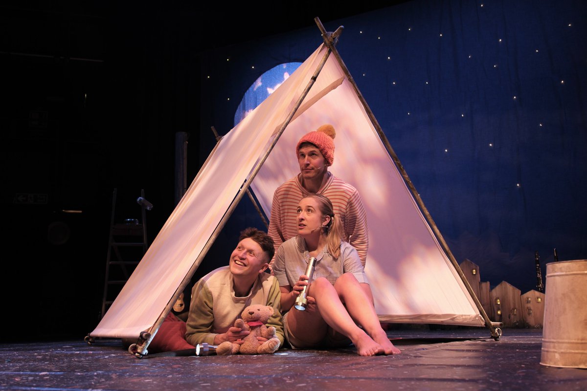 tuttifruttiprod's tweet photo. Only a few days left to catch 'Underneath a Magical Moon' at @crucibletheatre. 'It is enjoyable for all, and at only approximately an hour, it’s a nice and tidy slice of Christmas fun'- Northern Arts Review. 

Last date 31st of Dec. 

https://t.co/m5BjgkRlIe https://t.co/1emwIFJtYz