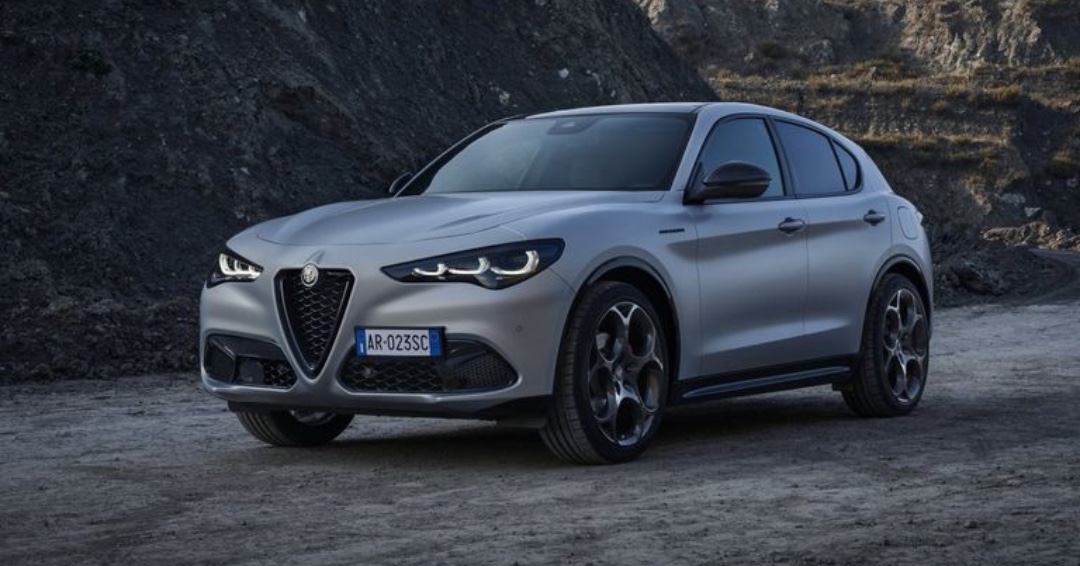 PerformAlfaRo's tweet image. 🚗✨ Unleash your drive with Performance Alfa Romeo's new vehicles! Experience unmatched power, elegance, and precision on the road. #AlfaRomeo #DrivingPassion