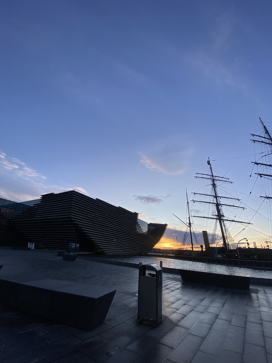 Mrs_Gaffney_'s tweet photo. Beautiful sunrise over the V&amp;A and Discovery yesterday 🤩🌅 https://t.co/7BW7ZZzwqM