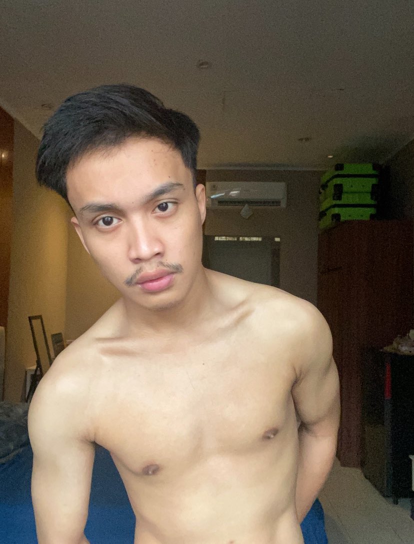 feurumii's tweet photo. Hiya hiya 

merayakan setahun lebih program diet wkwkwk https://t.co/knUGF0n5xh