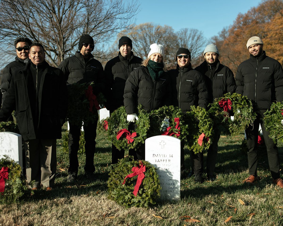 ArlPorsche's tweet photo. This past Saturday, the Porsche Arlington team proudly joined Wreaths Across America to honor and remember our nation’s veterans.

We are grateful to be part of such an inspiring mission.

#WreathsAcrossAmerica #HonorOurHeroes #PorscheArlingtonCares https://t.co/j6hX2A83uC