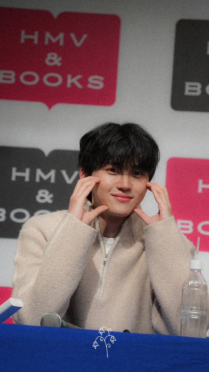 Bluebell_1023's tweet photo. 241219 HMV 오사카 대면 pre.   

#LUN8 #루네이트 
#DOHYUN #��현 
#오늘DOH https://t.co/0cpIwv4VrE