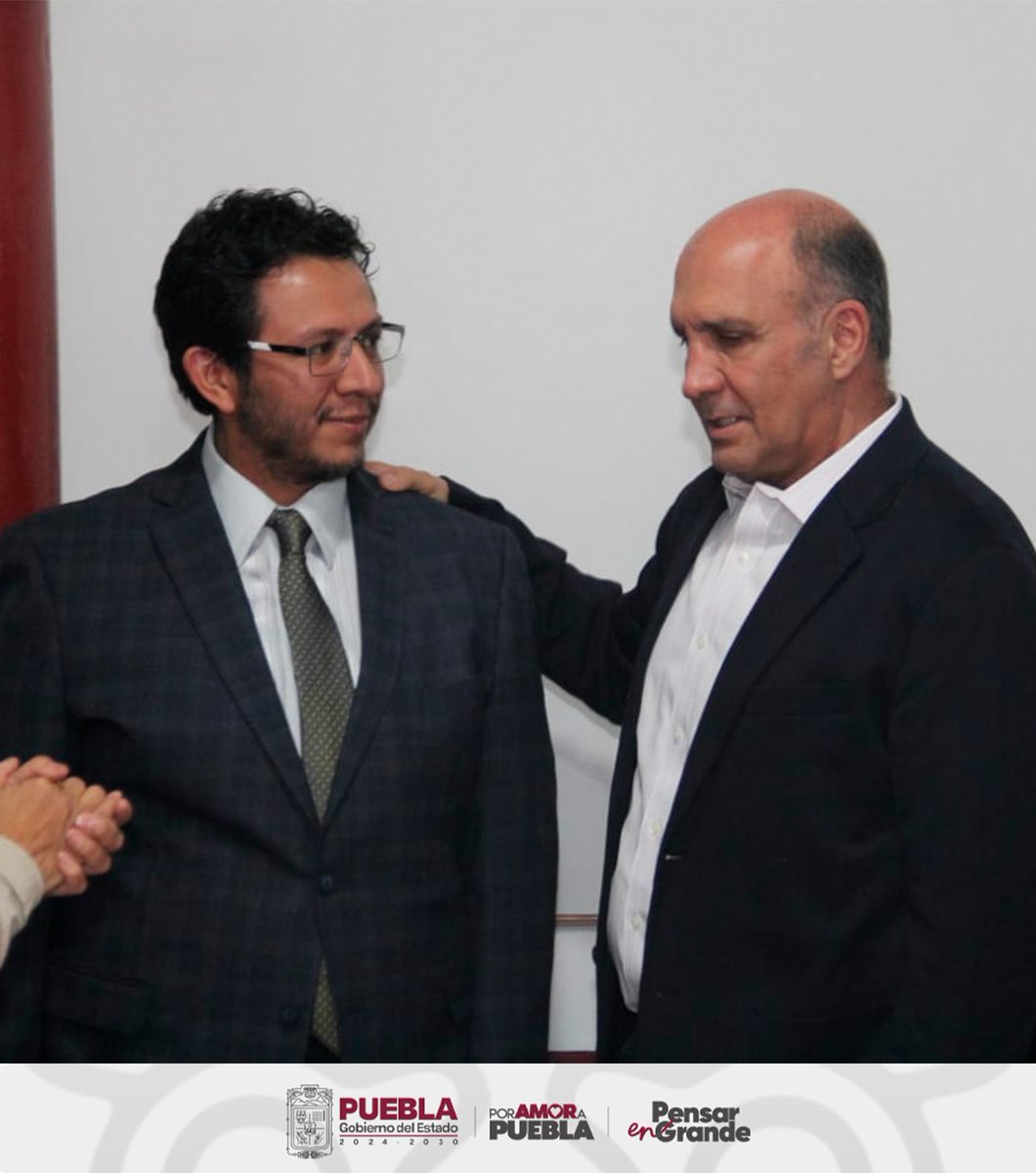 Gob_Puebla's tweet photo. #PorAmorAPuebla | Víctor Gabriel Chedraui, titular de la Secretaría de Economía y Trabajo, tomó protesta a René Alejandro Escalona González como director general del Centro de Conciliación Laboral del Estado de Puebla, para dar seguimiento a los asuntos de las y los trabajadores del Estado. #PensarEnGrande