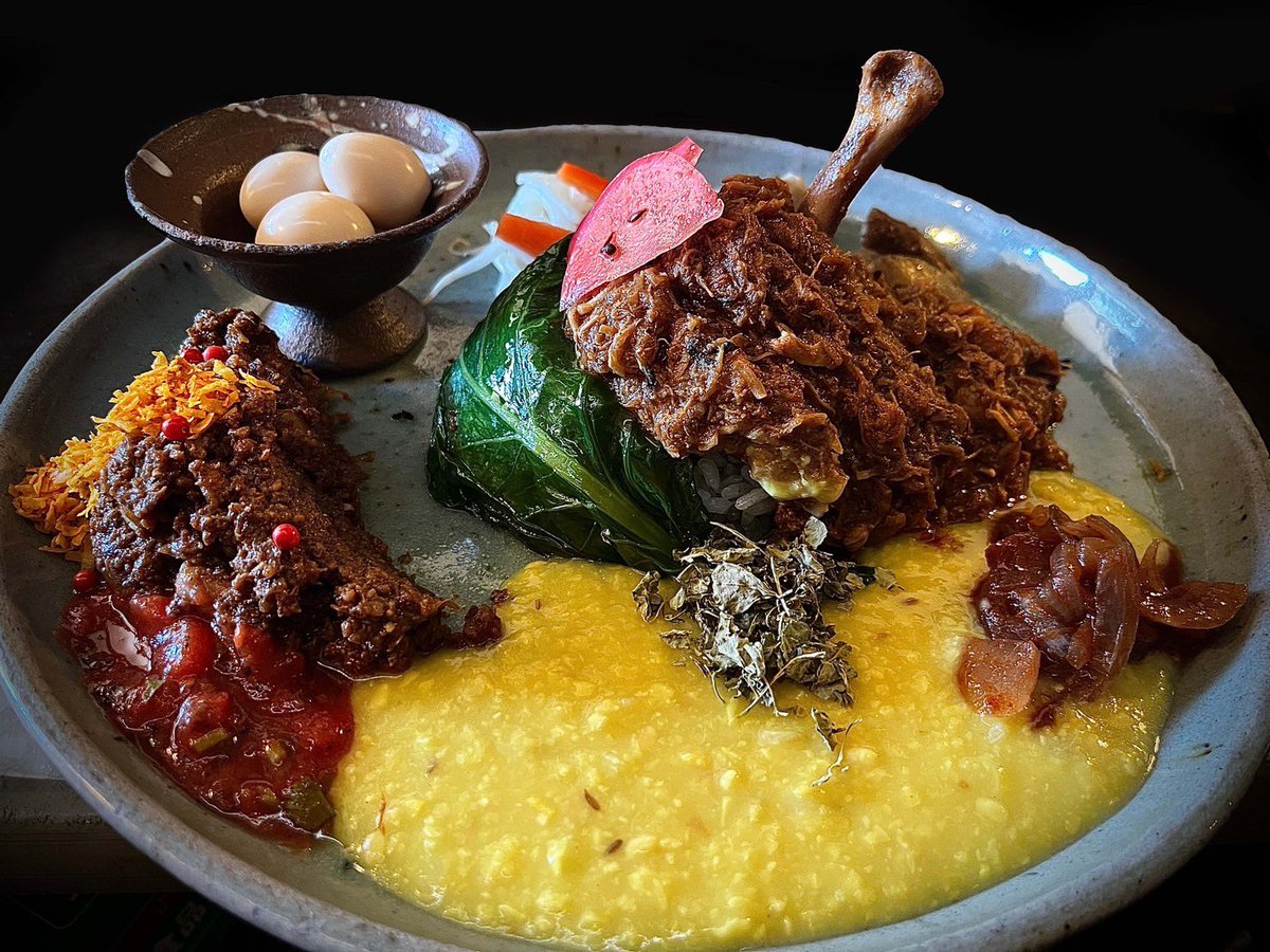 hm_currycell's tweet photo. いよいよ本日12/20からスタートする「渋谷カリークリスマス」

先陣を切る『強い女』の料理ラインナップが凄すぎる！

「強い女のX'masカレー」
〜洋食膳海カレーTAKEUCHIビジュアルコラボ〜

「強い女×THE CIRCLE×洋食膳海カレー TAKEUCHI 3種盛りコラボカレー」

「猪と毛皮の里芋ビリヤニ」
〜柚子と青唐辛子ライタ＆トマトのティムールアチャール〜

ネオカツカレー
「味噌漬けトンカツと木の子のフェネグリークカレー」
〜分解再構築・混ぜたらカレーシリーズ第三弾〜

※ビリヤニとネオカツカレーは数量限定

オープンは午前11時から。
渋谷サクラステージ4階404Kitchenにて！
さあさあド派手に行きますよ！！

#渋谷カリークリスマス
#カリークリスマス
#ビリヤニ #ネオカツカレー
#カレー #curry