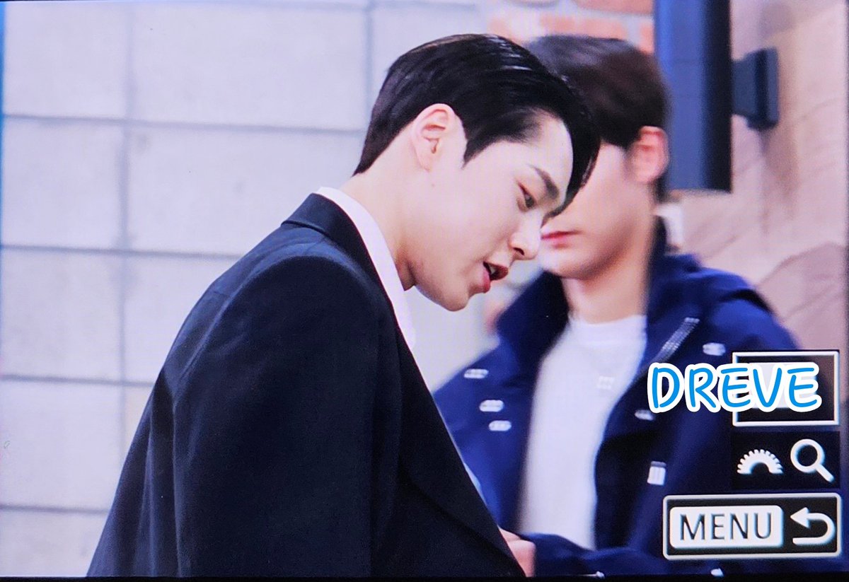 241219

오늘의 동구

는 어디가고 배우님 등장

#이동원 #동원 #동원짱짱 #크나큰 #KNK #クナクン <a href="/KNKOfficial220/">크나큰(KNK)</a>