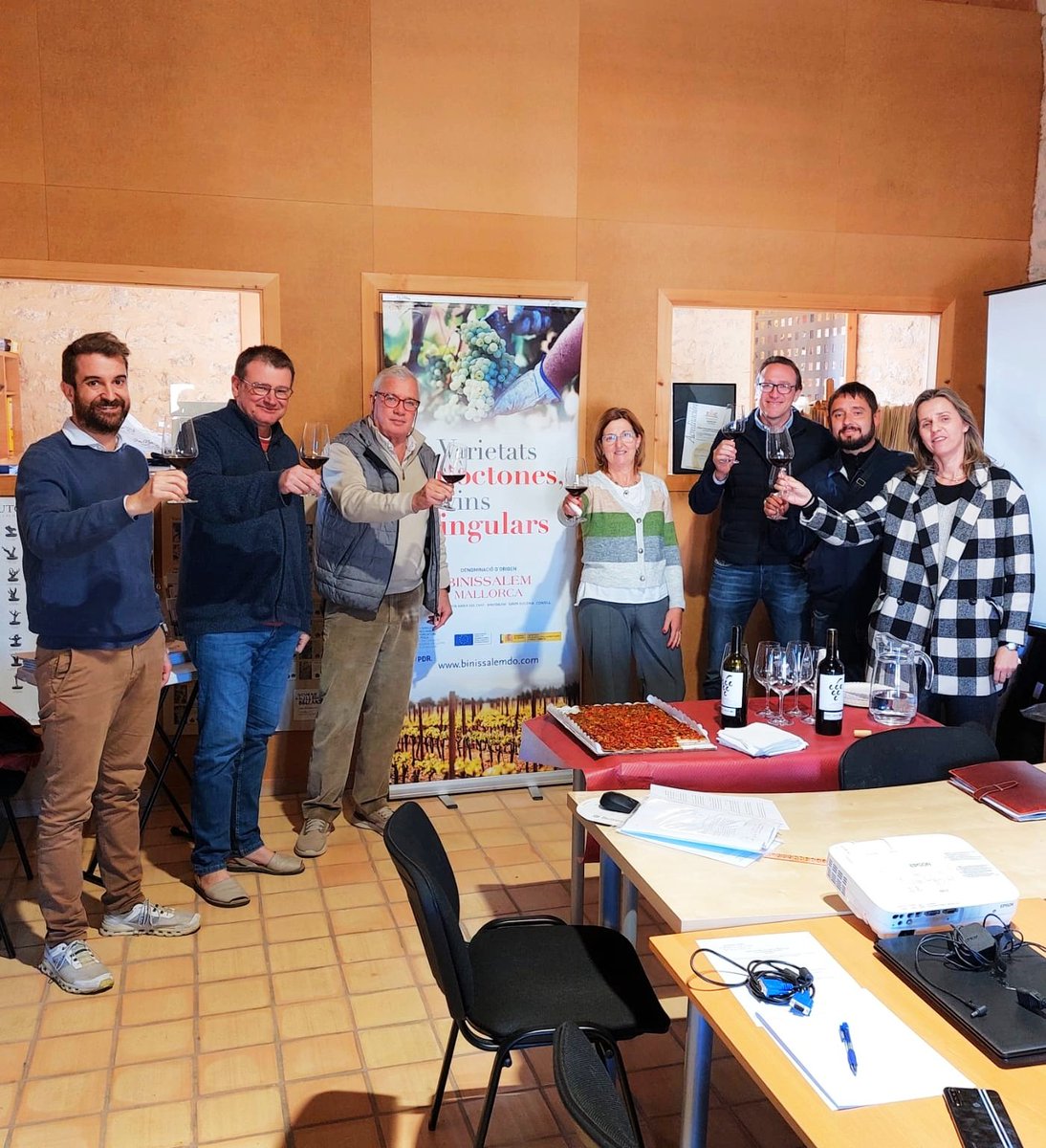 BinissalemDO's tweet image. 18/12 darrer Ple del CRDO DO BINISSALEM amb nous projectes pel 2025!
VOS DESITJAM UN BON NADAL!
