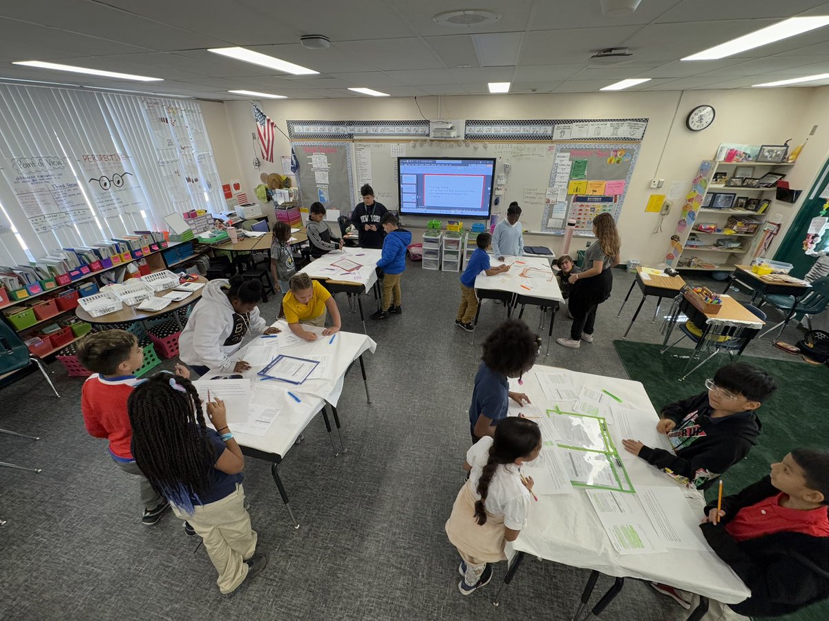 Such a collaborative spotlight review yesterday!! #fourthgrade <a href="/HCPSForestHills/">Forest Hills Elem</a>