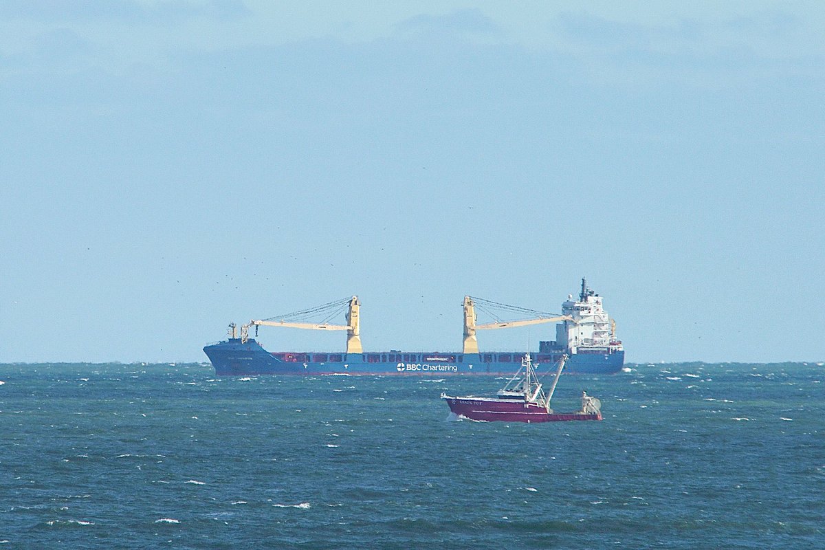 johnmorgan726's tweet photo. The BBC KHERSON, IMO:9812016 en route to Norfolk, Virginia, flying the flag of Antigua &amp; Barbuda 🇦🇬. And the #FishingVessel CHAZE TOY, MMSI:366987340 🇺🇸. #BBCChartering #GeneralCargoShip #BBCKherson and #ChazeToy #ShipsInPics https://t.co/QNf1RrVrix