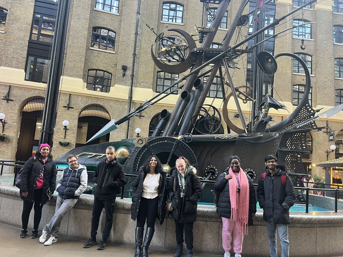 search_george's tweet image. Ending the term with some celebrations, looking at customer service in London Bridge and a group lunch. Happy Holidays from us to you 🎄
@cricketgreensch 
@dfnsearch @geshNHS 

#learningdisabilities #learningdifficulties #autism #adhd #neurodivergent #london #customerservice