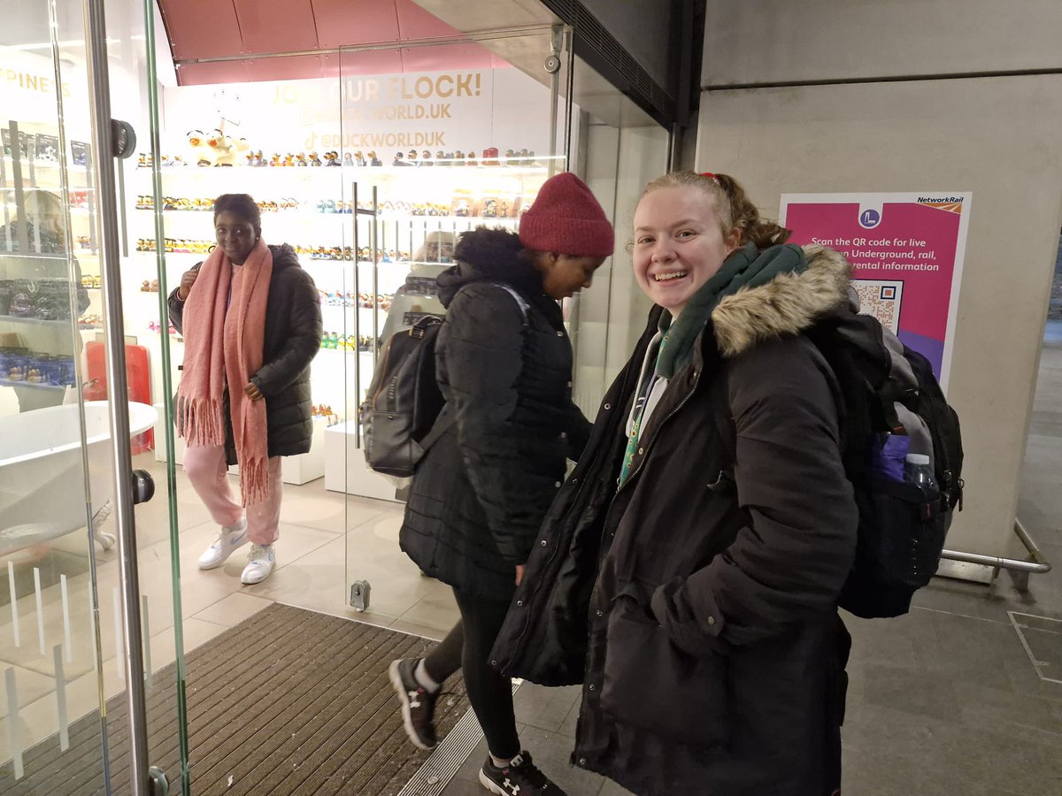 search_george's tweet image. Ending the term with some celebrations, looking at customer service in London Bridge and a group lunch. Happy Holidays from us to you 🎄
@cricketgreensch 
@dfnsearch @geshNHS 

#learningdisabilities #learningdifficulties #autism #adhd #neurodivergent #london #customerservice