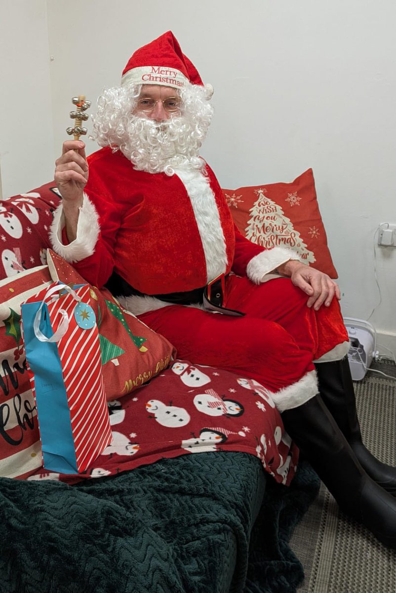 The children had a wonderful last day of term and had a very special visitor! 

Wishing everyone a Merry Christmas and Happy New Year 🎄 

<a href="/lindseyfrostie/">Lindsey</a>
