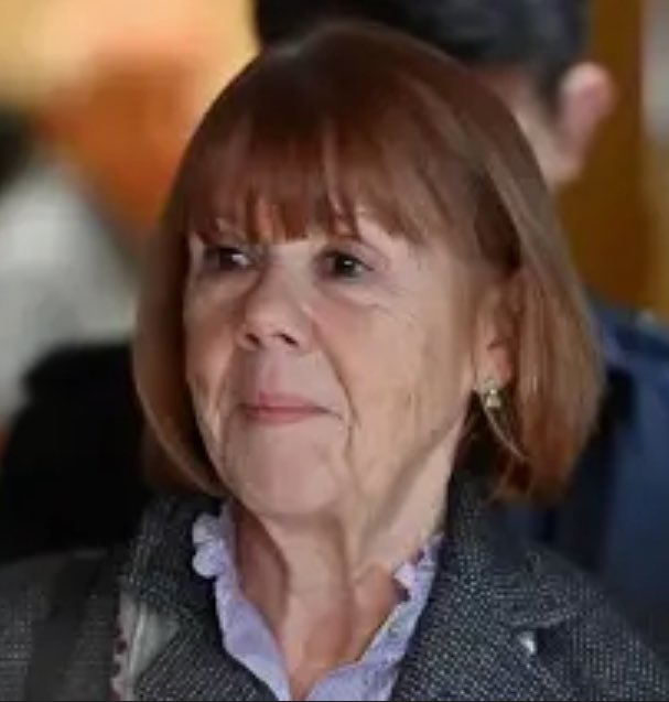 Il y a de prétendus hommes qui se pensent supérieurs. Dont la bêtise conduit aux pires crimes. La seule force d’un homme c’est reconnaître que les femmes incarnent la force de l’humanité ! Voici pourquoi les femmes sont toujours belles et trop d’hommes bien moches. Merci #Gisèle!