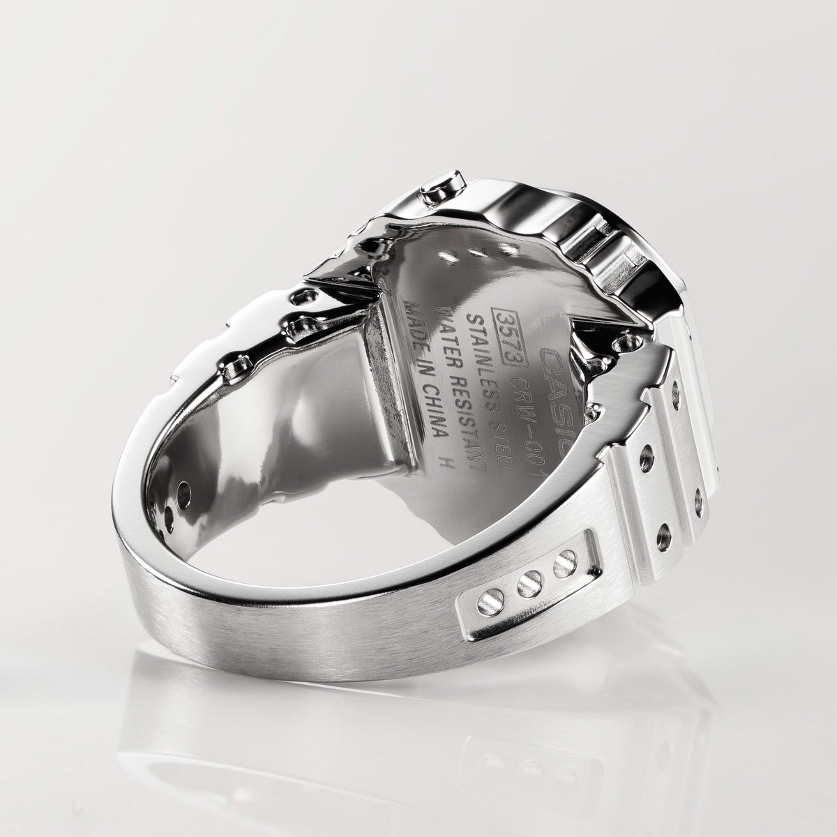 Your favorite <a href="/GShock_US/">G-SHOCK</a> silhouette is now finding its way from your wrist to your fingers with the Casio CRW001 Ring Watch. Ripley has the scoop

ablogtowatch.com/new-release-ca…