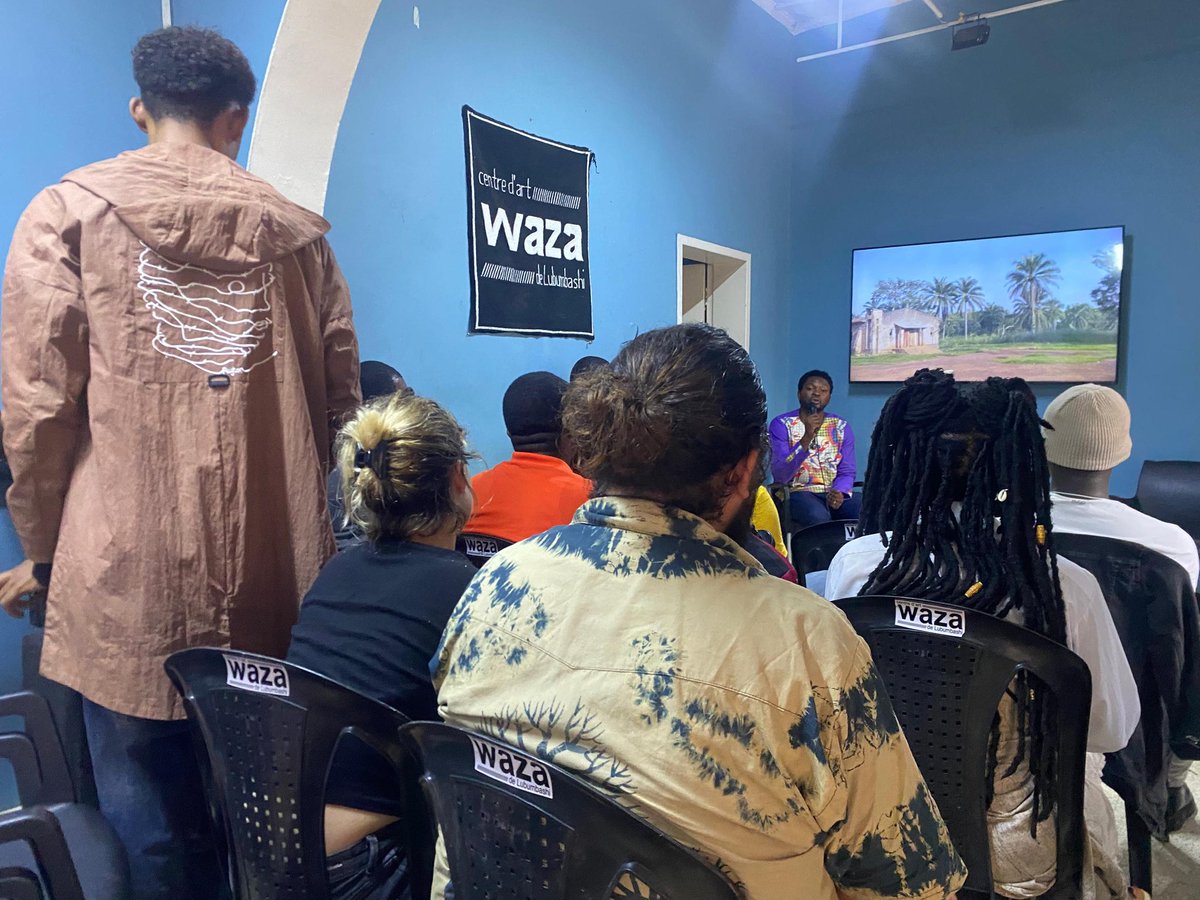 centredartwaza's tweet photo. En cours au Centre dart Waza, un programme discursif 50:50 sur les écologies décoloniales. 

Un moment d'échanges avec les intervenants: Denise Maheho - Journaliste, Professeur Mylor Shutsha, doyen de la Faculté d’Agronomie et Joseph Kasau Kasau - artiste et membre du Group50:50 https://t.co/SNHtsCBV1L
