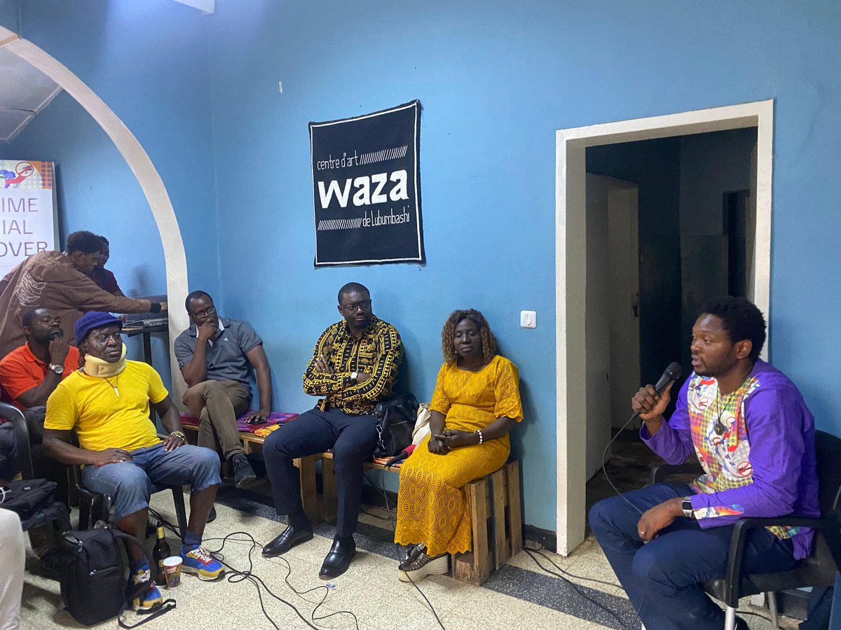 centredartwaza's tweet photo. En cours au Centre dart Waza, un programme discursif 50:50 sur les écologies décoloniales. 

Un moment d'échanges avec les intervenants: Denise Maheho - Journaliste, Professeur Mylor Shutsha, doyen de la Faculté d’Agronomie et Joseph Kasau Kasau - artiste et membre du Group50:50 https://t.co/SNHtsCBV1L