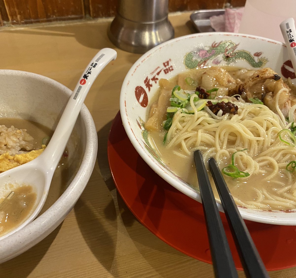 ankokuneki's tweet photo. ホルモンラーメンが美味しかったので
今日はヨシとしよう。

少し休んでまた頑張ればいい。 https://t.co/5evuRj7l4b