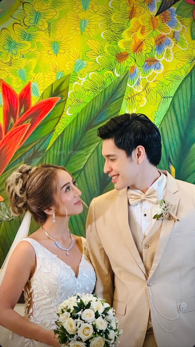 lovewithhygab's tweet photo. if this isn’t love, well, idk what it is

HAPPILY ELVI AFTER  

#CITWMyHappilyEverAfter 
#HyGab | #ChasingInTheWild 
#HyacinthCallado | #GabLagman https://t.co/O9NyXCmViA