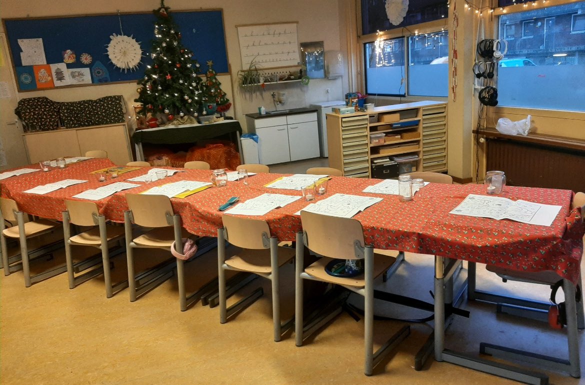 De voorbereidingen zijn klaar voor het kerstontbijt van morgenochtend 🎅🏻🎄⭐️ <a href="/SBOHetMozaiek/">SBO Het Mozaiek</a>