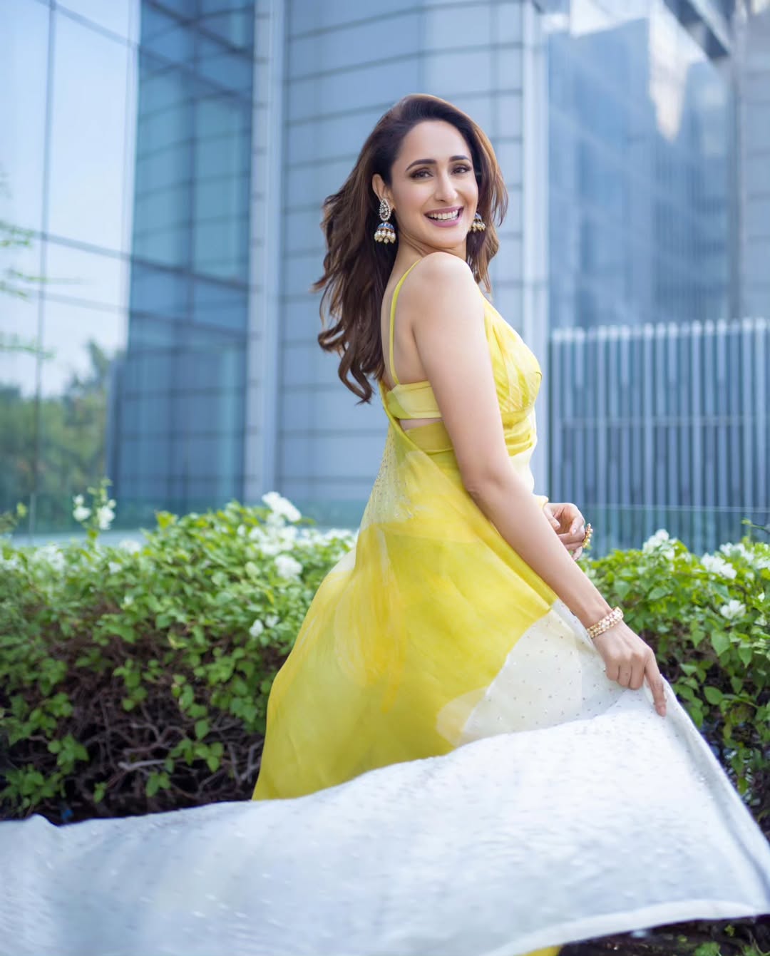 Pragya Jaiswal Hot heroine, ప్రగ్యా హాట్ షో, Akhanda Movie Heroine iiQ8