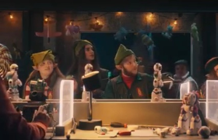 AlphaActors's tweet image. See our own Cameron Chalmers in this new seasonal commercial for Quick Books. #actorslife #tistheseason #tvcommercials #christmascommercials