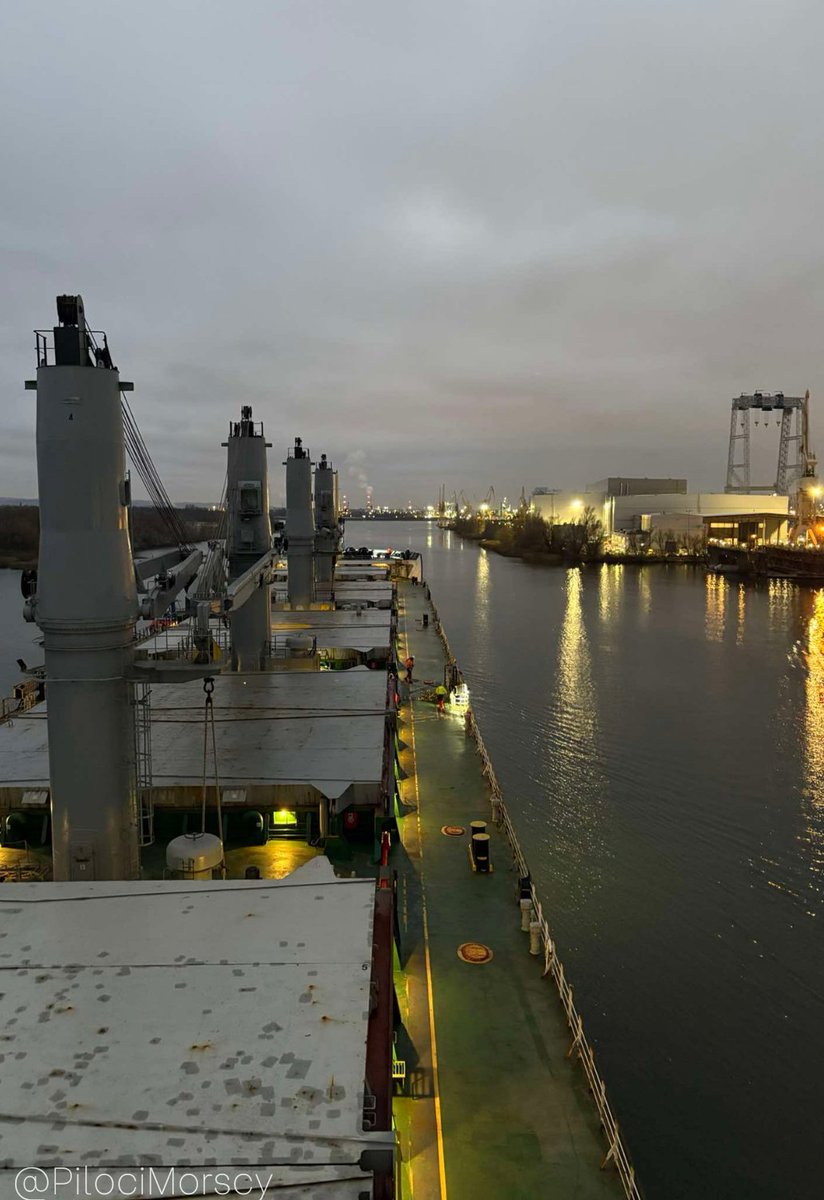 m/v Kurpie 
📏189,98m x 28,57m
 Wejście do Szczecina na nb. Gnieźnieńskie.
#okiempilota @Jacek_pilot  #maritimepilot #shipsinpics #zżyciapilota