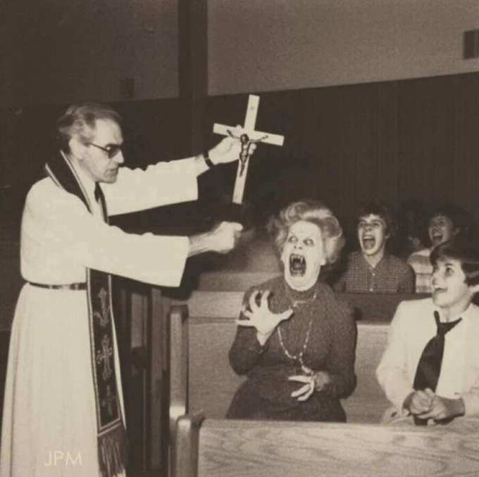 soopagaz's tweet photo. Old photo of Maggie Thatcher in a church. https://t.co/uSs72abboi
