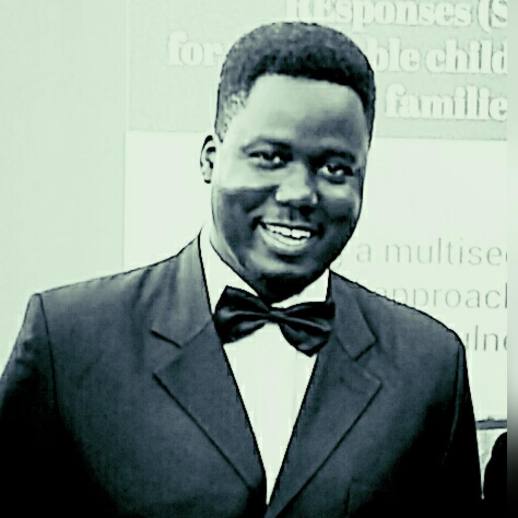 fobita's tweet image. #ThrowbackThursday .... On the eve of Uganda's Independence in October 1962...we were dressed to kill for the cocktail at Governor Crawford's residence 😅
#Ageless