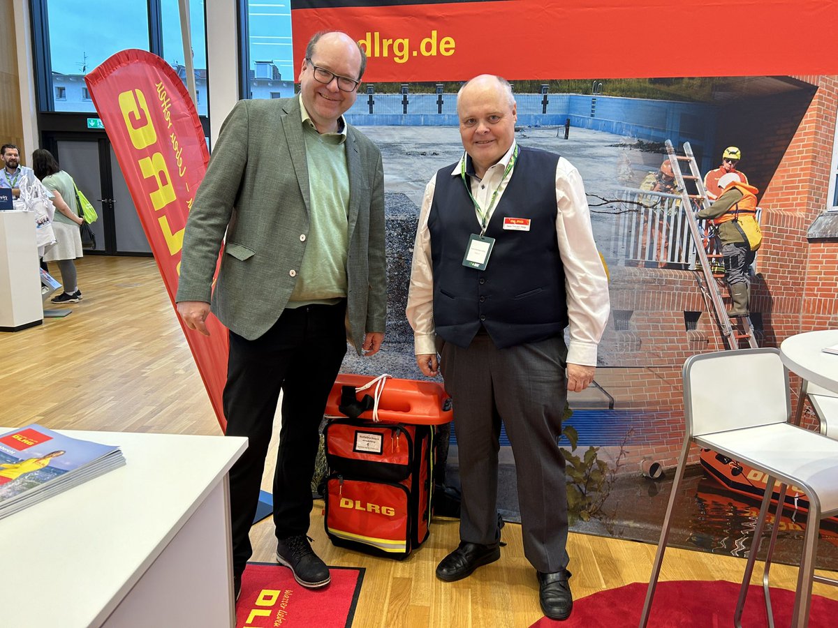 GruenMeyer's tweet image. Die #Klimakrise lässt sich nicht wegleugnen. #Hochwasser werden häufiger . Gut, dass wir viele Retter*innen von #Feuerwehr bis #DLRG haben