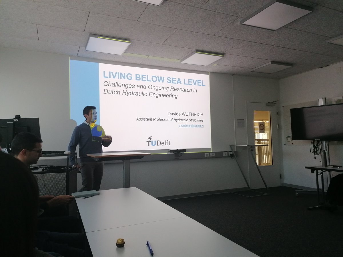 LIVING BELOW SEA LEVEL: Challenges and ongoing research in Dutch hydraulic engineering 🌊🏗🇳🇱.
A huge thank you to Dr. Davide Wüthrich (Asst. Prof. at <a href="/tudelft/">TU Delft</a> &amp; visiting <a href="/VAW_hydraulics/">VAW Hydraulics</a>) for the insightful and engaging presentation!
#HydraulicEngineering #CoastalResilience