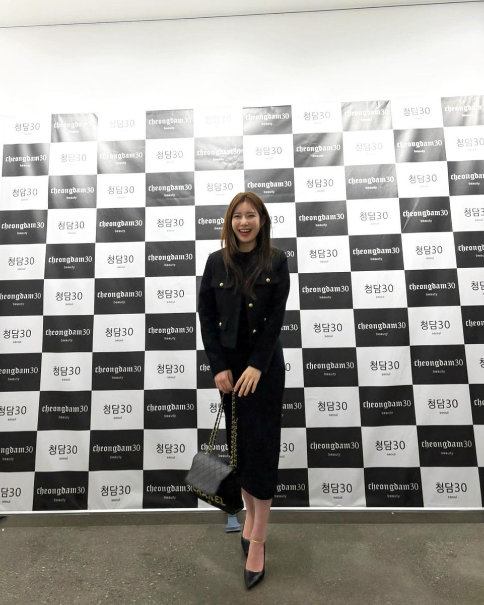 This picture is proof that happiness can be contagious to others. Am I right?🥰🥰🥰