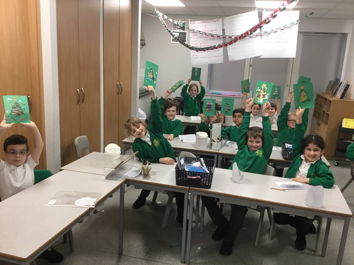 springfield_cps's tweet photo. Year 3 worked very hard this week to make some lovely Christmas cards. https://t.co/BZu78yOTs7