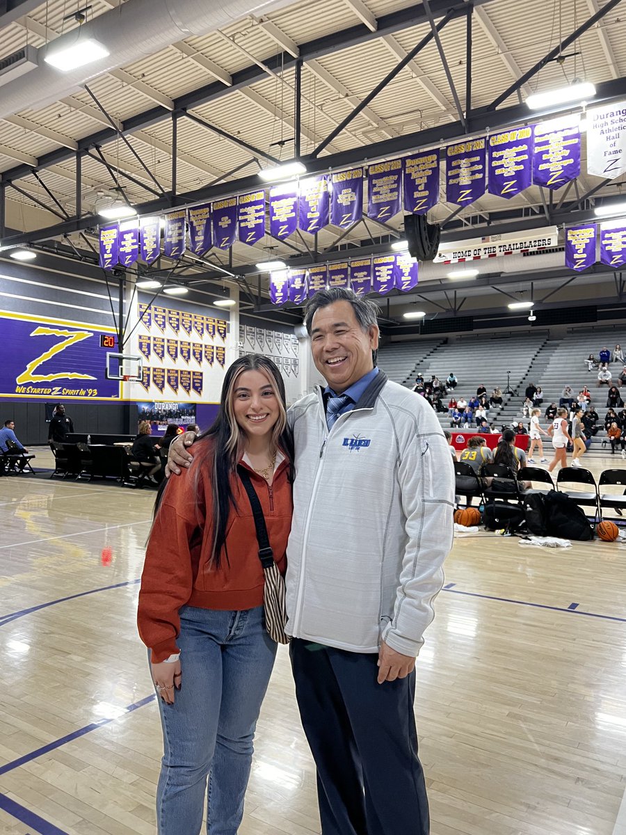 Always the best part of coaching is having alumni come out and support the  program! ⁦<a href="/BrigitteDarla/">BDarla</a>⁩ 🏀