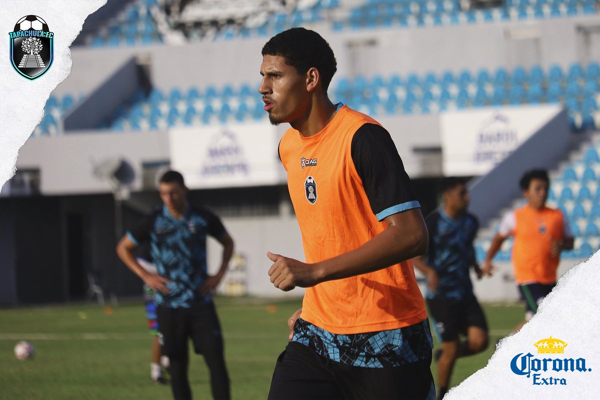 ¡Así comenzamos el tercer día de entrenamiento, enfocados y con todo el ánimo rumbo al #Clausura2025! 💪🏻⚽

¡Es momento de darlo todo por el equipo! 

#TapachulaFC #Pretemporada #LigaPremier