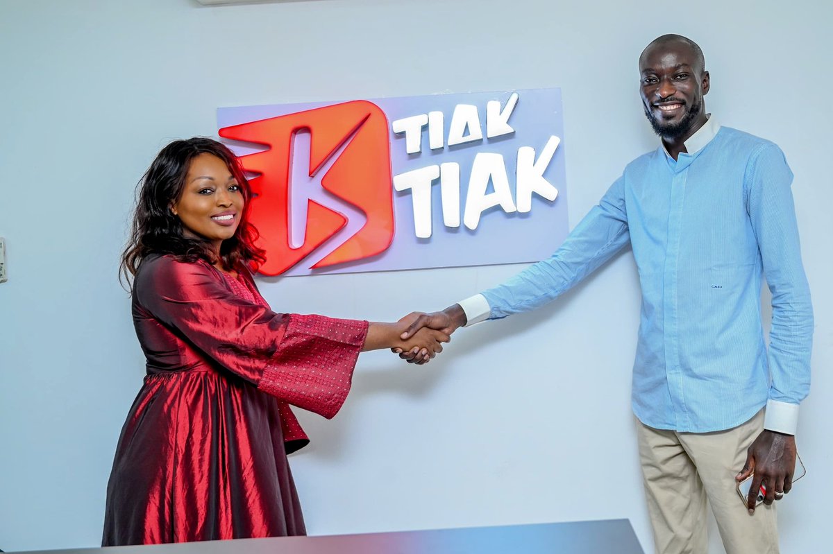 #SoutenonsnosEntrepreneurs 
Il y a 13 ans, Cheikh Ahmed Tidiane Samb a fondé la société <a href="/tiaktiaksenegal/">Tiak-Tiak</a> et  c'est vraiment durant la pandémie de la COVID que son équipe et lui se sont distingués. En effet, le secteur de la distribution n'était pas aussi développé à l'époque.