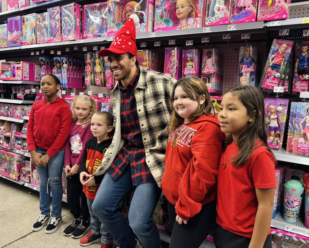Spreading holiday joy! 🎁 KG’s Kids is making spirits bright with our annual Holiday Shopping Spree. Thank you to everyone who helps us give back! ❤️🎄 #KGsKids #HolidayGiving
