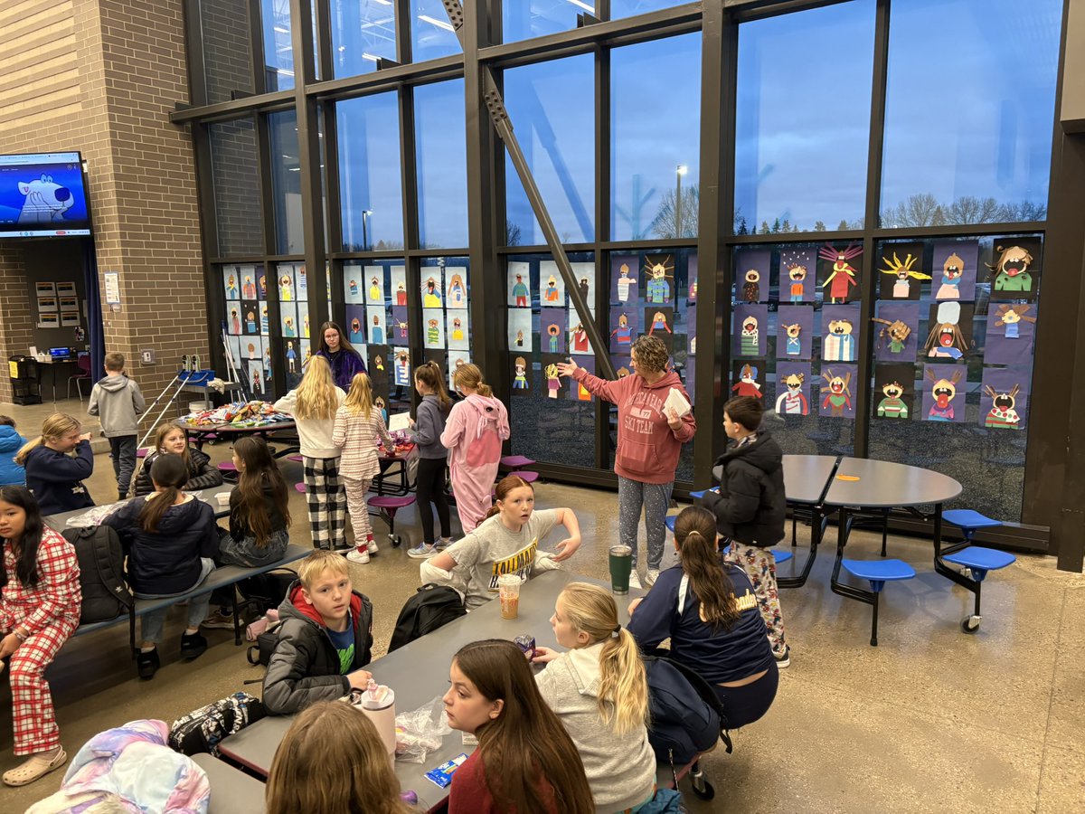TESwilliams5's tweet photo. Fifth grade parents donated enough items to allow us to create over 200 Blessing Bags! Thank you for your generosity! https://t.co/7gqxqoNebY