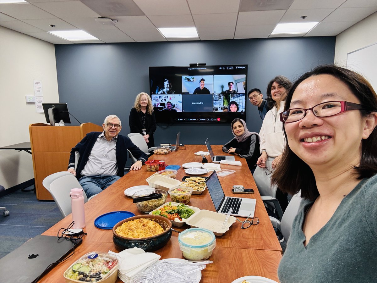 GW_BiomedCenter's tweet photo. We’re grateful to our team, collaborators, and community partners for driving our progress and innovation this year. Wishing you and your loved ones a joyful holiday season and a prosperous New Year! https://t.co/gzXlqc83k0