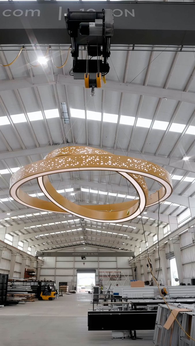 aria_signs's tweet photo. Illuminate your space with the opulence of the La Pasha Chandelier! ✨ Its radiant design brings a touch of luxury to any room, creating an atmosphere that's both bright and inviting 💎🌟
#construction #signage #fabrication https://t.co/g7dKFH0doK